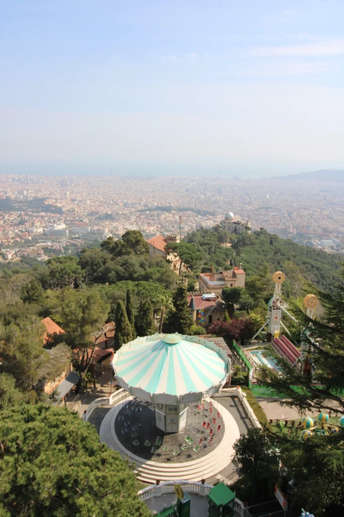 Barcelona'da ziyaret edilecek Tibidabo panoraması