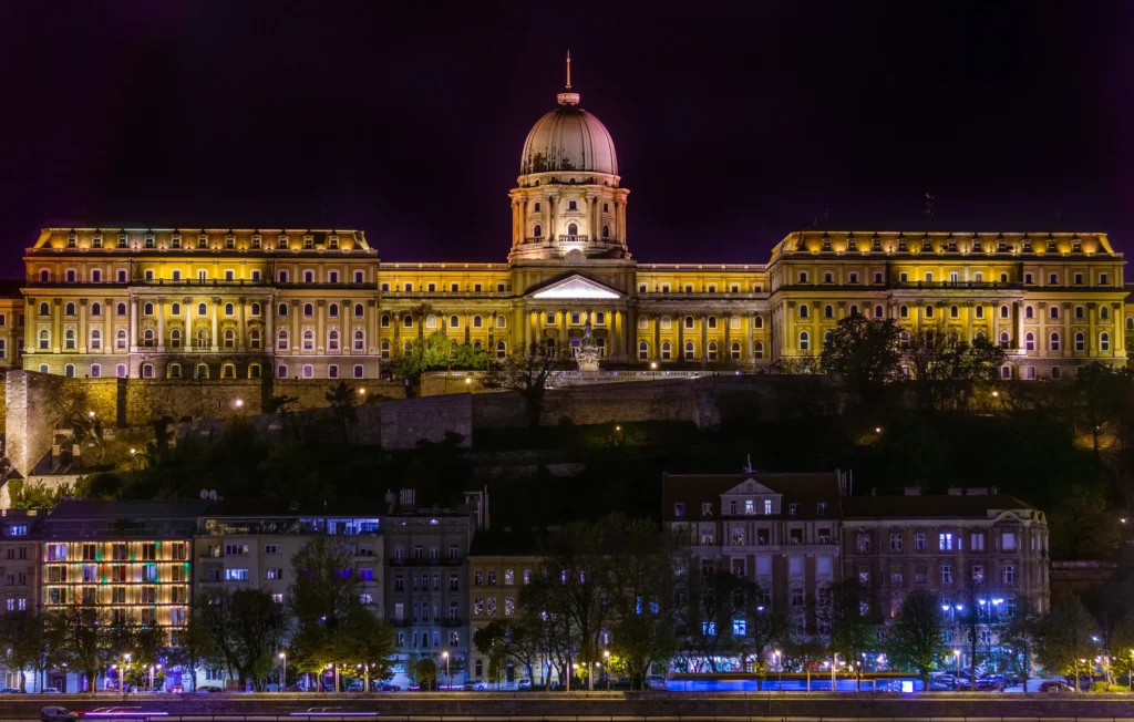 Budapeşte'de gece sarayı