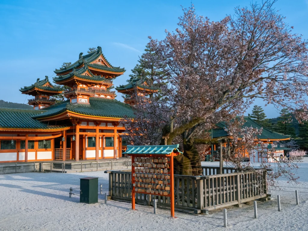 heian_jingu_tapinagi