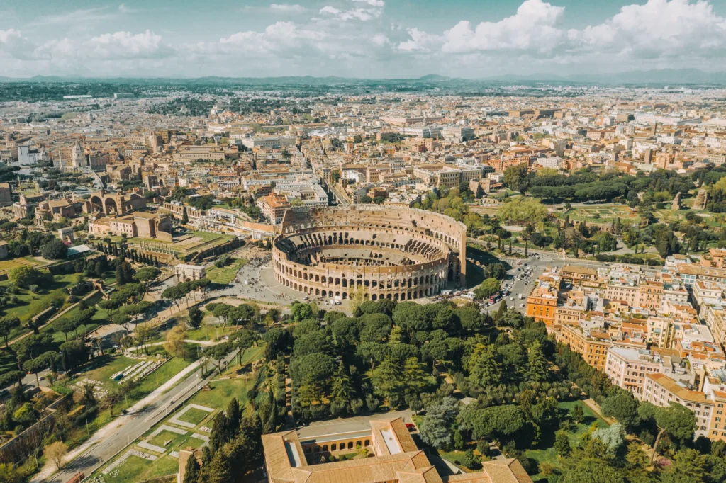 roma italya colosseum drone görünümü